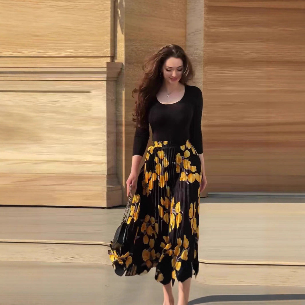 Women’s U-Neck Slim-Fit Printed Skirt Two-Piece Set