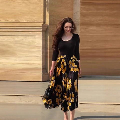 Women’s U-Neck Slim-Fit Printed Skirt Two-Piece Set