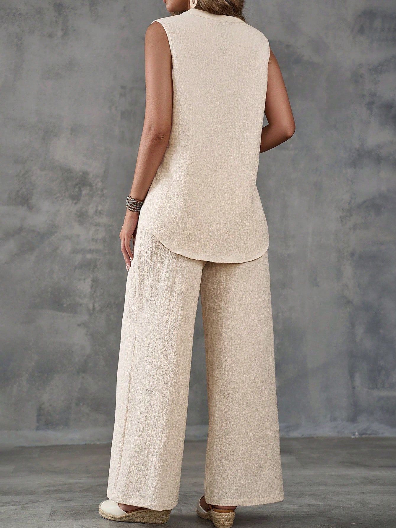 Women Sleeveless Textured Vest And Wide-Leg Button Front Pants Set