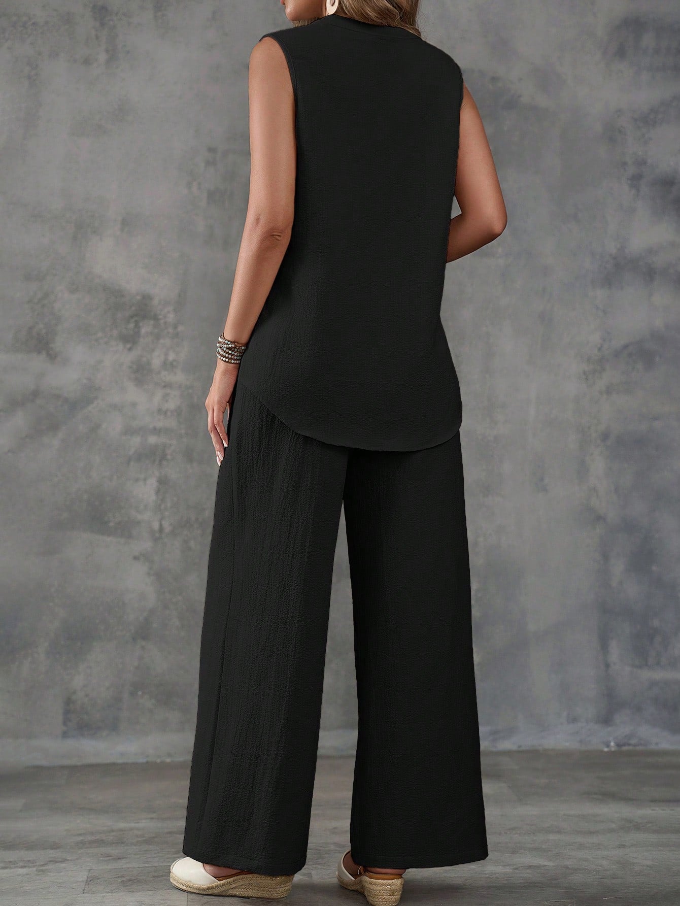 Women Sleeveless Textured Vest And Wide-Leg Button Front Pants Set